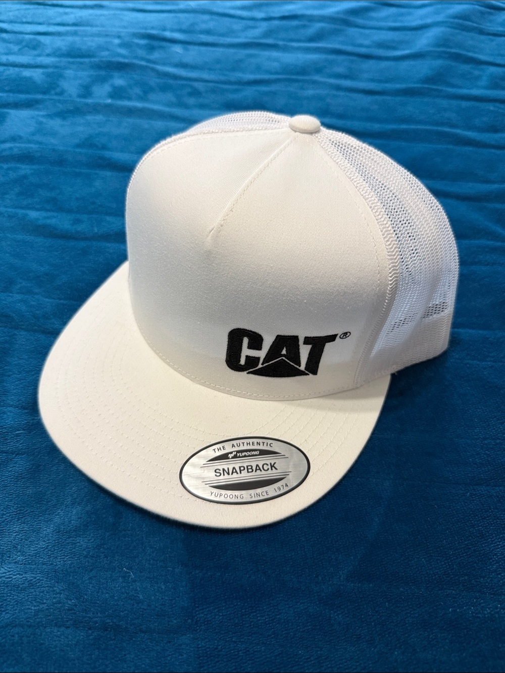 Men’s Caterpillar White Flatbill Hat